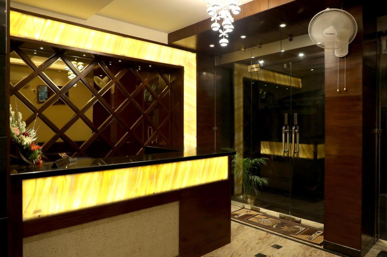 Hotel Golden Crown - Varanasi — Photos 1